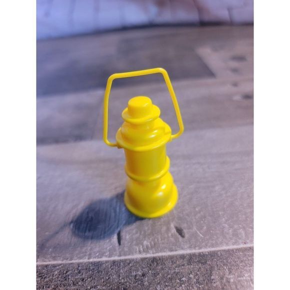 Yellow lantern camping doll accessory - Picture 3 of 4